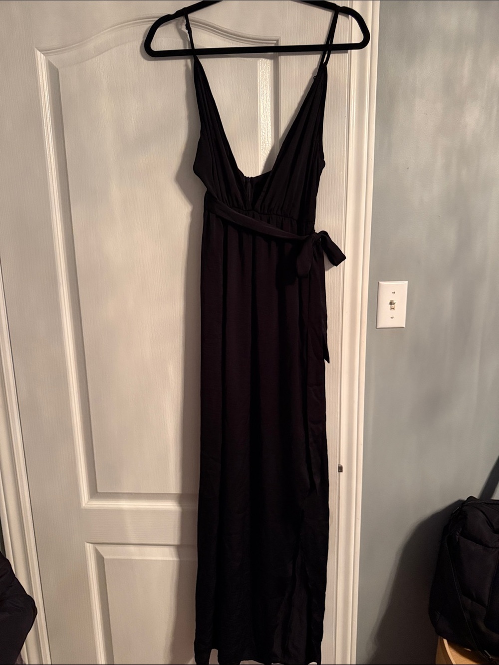 Missguided Black V-Neck Maxi Dress with Tie Waist